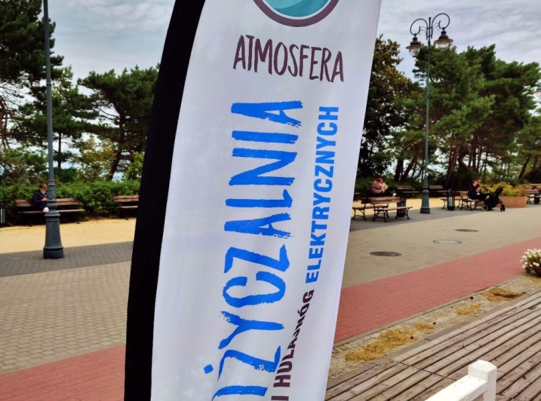 Atmosfera-wypożyczalnia hulajnóg 